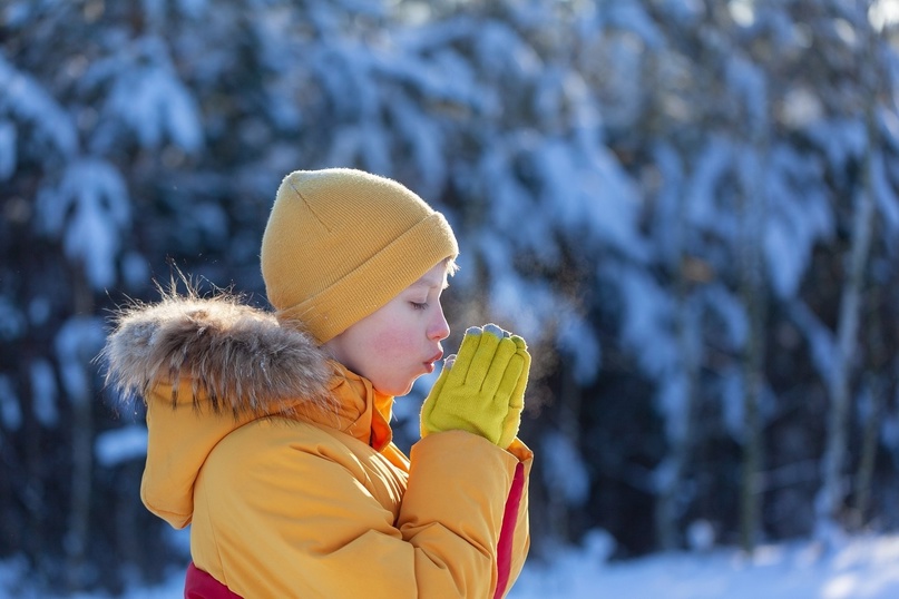 Как вести себя на дороге зимой: 6 правил для ребенка.